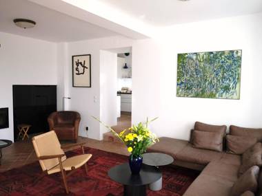 Delightful authentic Quinta with swimming pool close to beach and towns