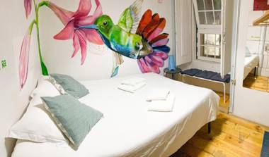 Alface Hall Hostel & Bar