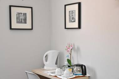 Famous Crows Lisbon Suites