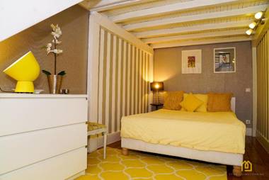 Studios with Mezzanine Rua da Moeda