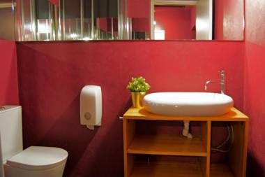 Avenue Rooms & Suites