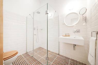 Lisbon Cheese & Wine Suites