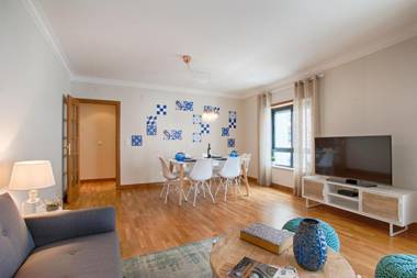 BmyGuest - Arroios Lisbon Apartment