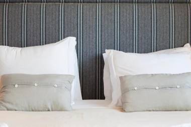 ALTIDO Trendy studio with views to the Castle in Graca