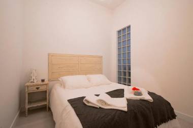 Trendy Alcantara Apartment