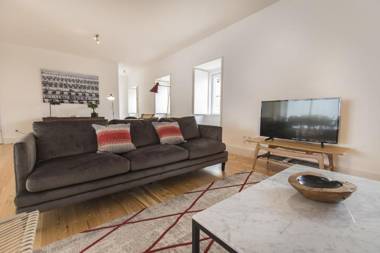 LovelyStay - Chic Citrus Home - Private Garden