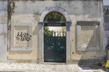 LovelyStay - Artsy Real