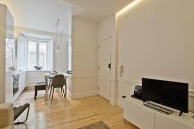 BmyGuest - Exclusive Downtown Apartment