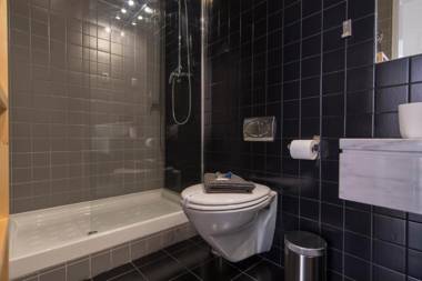 LovelyStay - Bright and spacious flat in Graça