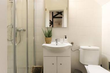 Golden Castle Studio by Homing