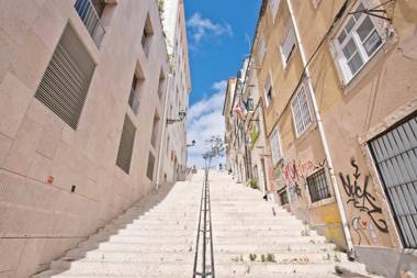 BmyGuest - Bica River View Apartments