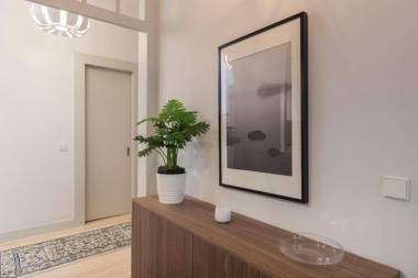 LovelyStay - 3 Bedroom Downtown Wonderwall