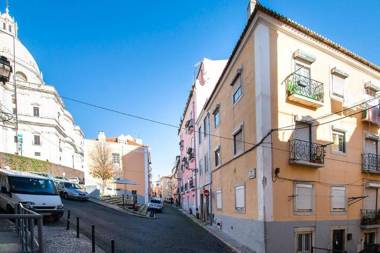 Alfama's Flat with a National Pantheon view
