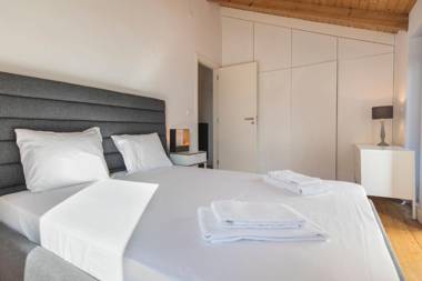 LovelyStay - Stunning Flat with Balcony in Bairro Alto