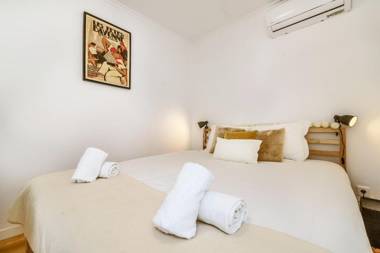 GuestReady - Minimalist Downtown Apartment with Balcony