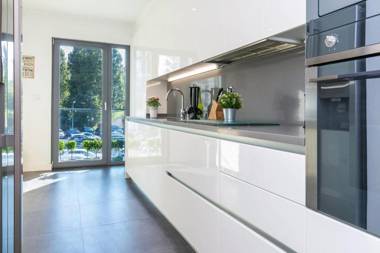 GuestReady - Spacious and Modern Campolide Family Apt Fits 6