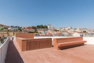 LovelyStay - Hidden Oasis with Terrace - River View