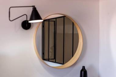 LovelyStay - Turquoise River View I