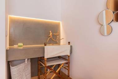 LovelyStay - Sunshine Residence in the Heart of Graça