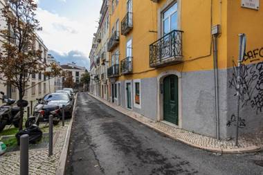 LovelyStay - Lisbon Home With Castle View