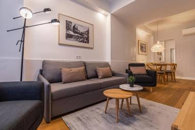 Upscale & Modern 2BDR Apartment