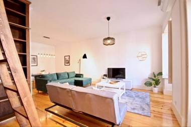 Akicity Praça de Espanha Selected