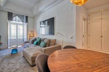 Nomad's Fine Arts in Chiado with Garage