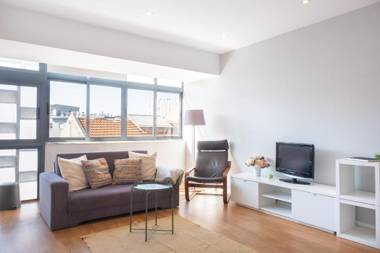 Bright american style in the city center 76 by Lisbonne Collection