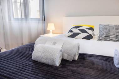 Bright american style in the city center 76 by Lisbonne Collection