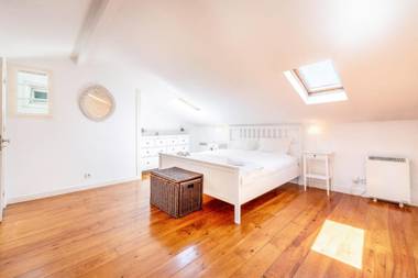 GuestReady - Bright Family Home with Private Rooftop Terrace in Alcântara