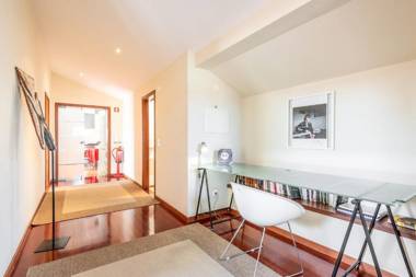 GuestReady- Rare apt w terrace in the historic center and tagus river view