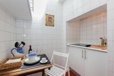 Alfama Sunny & Typical Apartment By TimeCooler