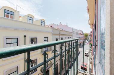 Typical Light Filled Graça Apt By TimeCooler