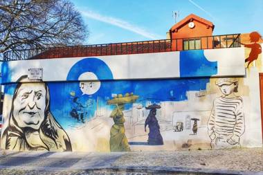 GuestReady -- Cream and Wood Stay in Alcântara