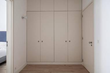 Classy 2BDR Apartment in Downtown by LovelyStay