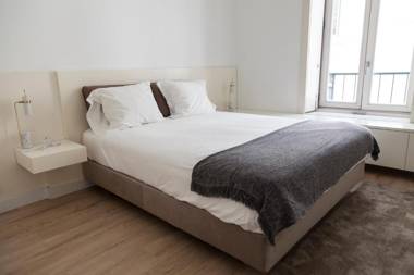 Classy 2BDR Apartment in Downtown by LovelyStay