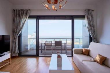 GuestReady - Lisbon Lexus Expo