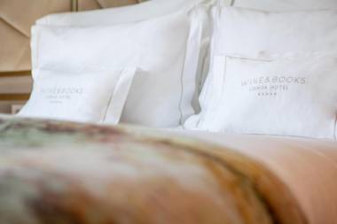 Wine & Books Lisboa Hotel