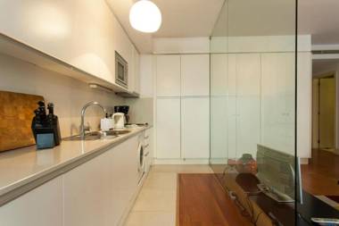 ALTIDO Color-block studio w/workspace &free parking at the heart of Santa Catarina