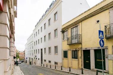 ALTIDO Stunning 2BR Apt w/garden by the Avenida subway & Botanical Garden of Lisbon