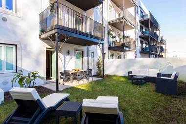 ALTIDO Stunning 2BR Apt w/garden by the Avenida subway & Botanical Garden of Lisbon