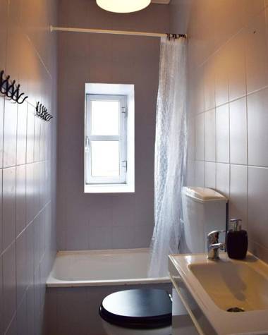 Parlamient River View I by Homing