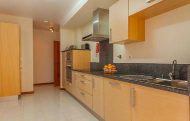 B27 - LuzBay 2 Bed Apartment