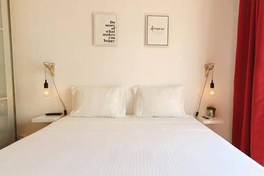 LovelyStay - Yellow Submarine House