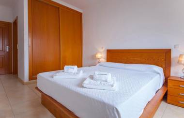 B41 - Windmill Modern with Pool