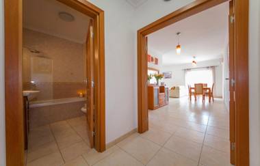 B41 - Windmill Modern with Pool