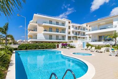 Sleek Modern Beach Apartment Porto de Mos Lagos