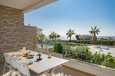 Luxury 2 Bed Apartment Porto De Mos 550m from Beach