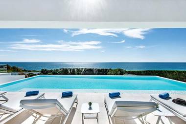 Stunning Luxury Modern Villa Miramar Luxe with all the comforts Sea views