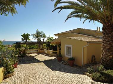 Semi-detached Villa with 1 Bedroom located near Meia Praia beach - Lagos